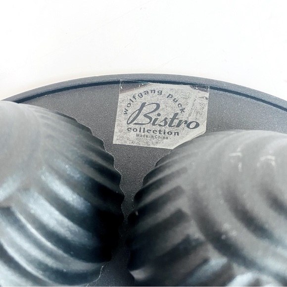 Wolfgang Puck Nonstick 6 Cavity Muffin Cupcake Treat Baking Pan - Picture 3 of 4